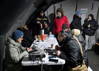 Šokiruojanti realybė: kiek valandų be elektros ir speige išsilaiko mobilus ryšys ir internetas Ukrainoje