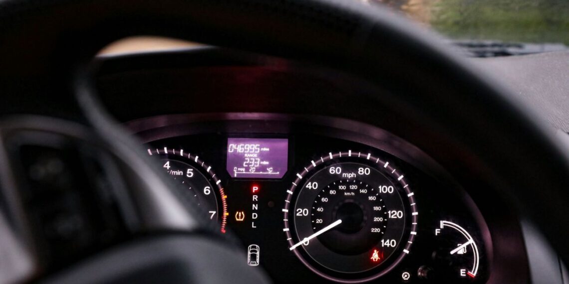 Šokiruojanti tiesa apie naudotus automobilius: 5 ženklai, išduodantys tikrą ridą net aferistams nepavyks paslėpti