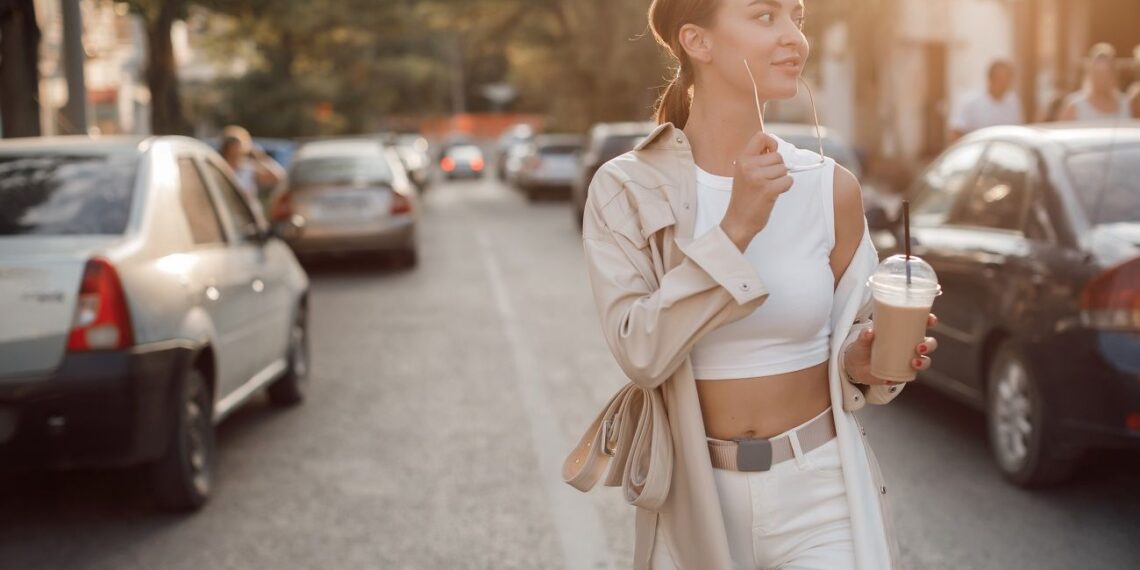 Šokiruojantis dietologų atradimas: kas lieknina labiau – pasivaikščiojimas po sočių pietų ar bėgimas tuščiu skrandžiu?