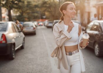 Šokiruojantis dietologų atradimas: kas lieknina labiau – pasivaikščiojimas po sočių pietų ar bėgimas tuščiu skrandžiu?