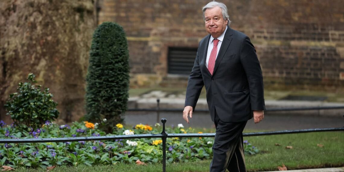 Šokiruojantis Guterres žingsnis: kodėl JT vadovas staiga atsisakė skrydžio į Davosą ir ką tai slepia