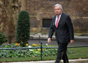 Šokiruojantis Guterres žingsnis: kodėl JT vadovas staiga atsisakė skrydžio į Davosą ir ką tai slepia