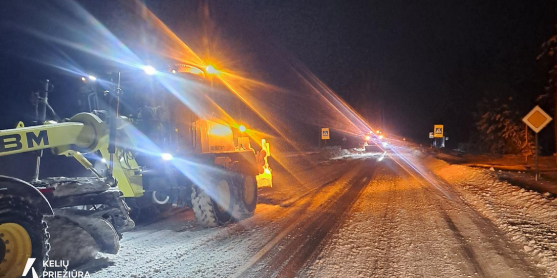 Šokiruojantis kelininkų perspėjimas žiemai: ką nutyli apie valstybinės reikšmės kelių priežiūrą?