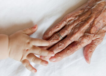 Šokiruojantis lūžis: JAV gyvenimo trukmė 2024 m. pasiekė rekordą – mokslininkai spėja, kad tai tik pradžia