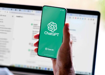 Šokiruojantis posūkis: OpenAI ruošiasi kišti reklamas į nemokamą ChatGPT versiją, vartotojai įtūžę