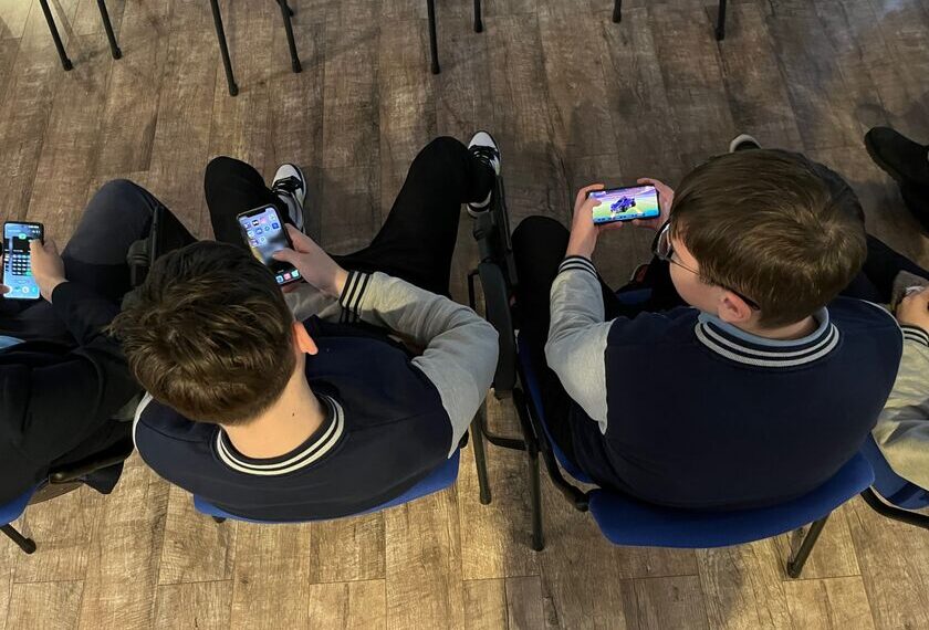 Šokiruojantys 9 Europos šalių tyrimo rezultatai: probleminis internetas griauna paauglių gyvenimus