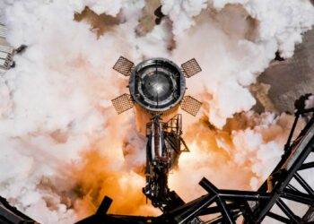 SpaceX skrieja į neįtikėtiną rekordą: kas 2025-aisiais nutiko kosmose, ko niekas nesitikėjo?