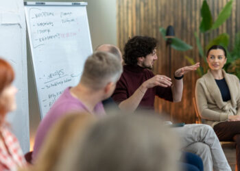 Specialistas L. Kulikauskas-Maršantas perspėja: šitaip dalindami darbus tiesiu taikymu deginate komandą, o ne pasiekiate rezultatus