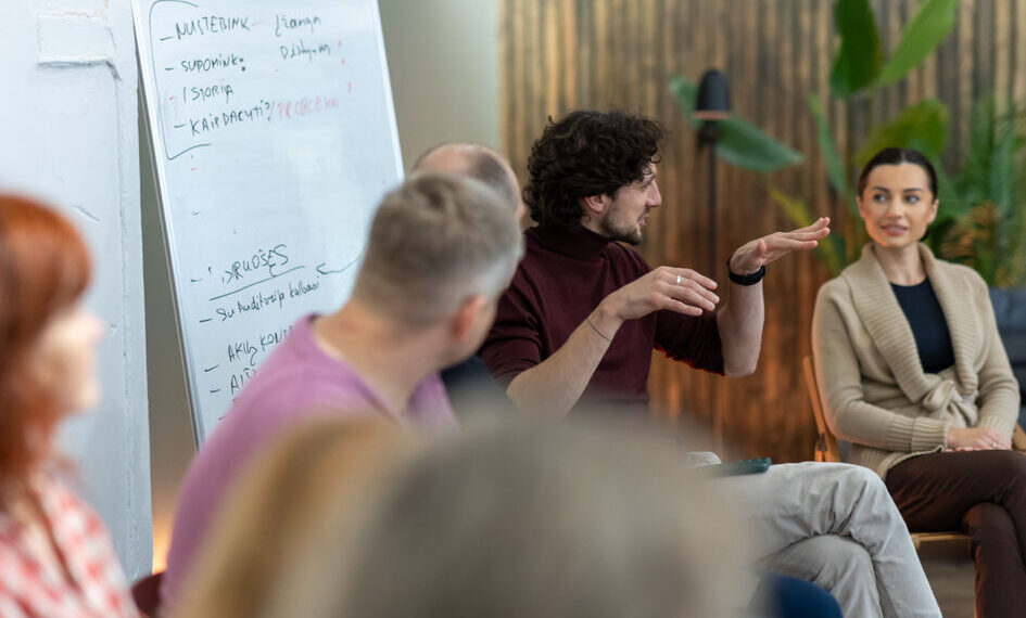 Specialistas L. Kulikauskas-Maršantas perspėja: šitaip dalindami darbus tiesiu taikymu deginate komandą, o ne pasiekiate rezultatus