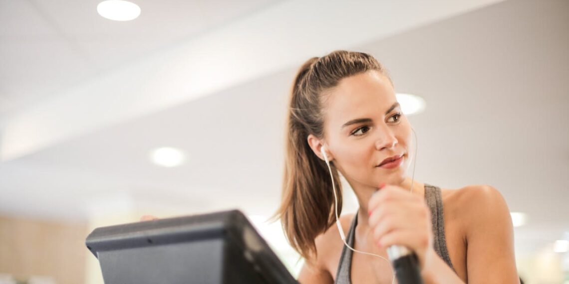 Sportuoji ir kaupi ne tik raumenis, bet ir spuogus? Šis antibakterinis triukas išgelbės odą