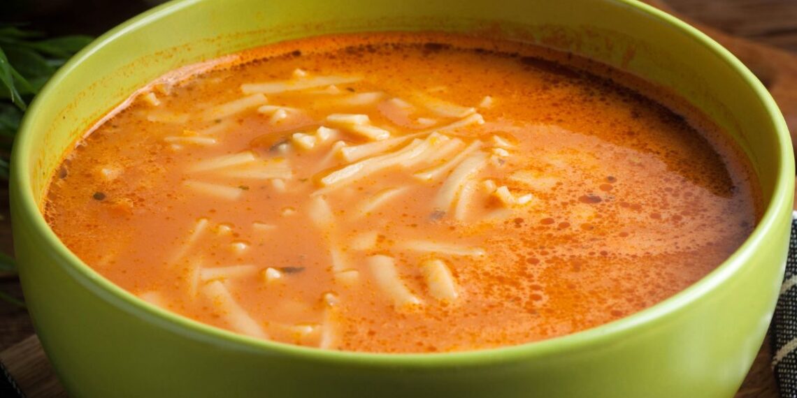 Štai ką įdedu į pomidorų sriubą – kvapas užlieja visus namus, o skonis dar ilgai nepamirštamas