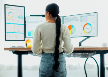 Stebina paprastas triukas su stovimu stalu: gydytojai nustėro nuo poveikio jūsų sveikatai