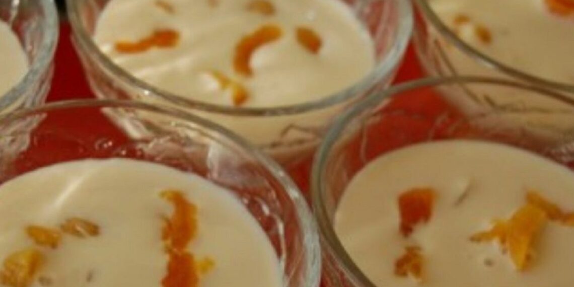 Stebuklingas desertas be orkaitės: nepaprastai švelnus riaženkos želė su kvepiančiais abrikosais