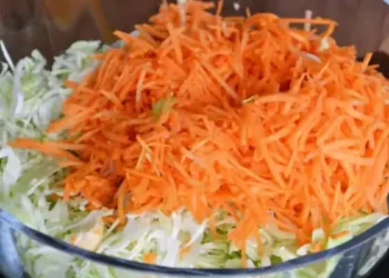 Stebuklingos salotos, kurios tirpdo riebalus miegant: valgyk kiek nori ir žiūrėk, kaip dingsta kilogramai