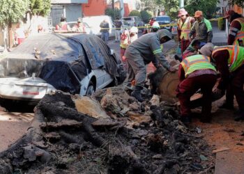 Stiprus žemės drebėjimas nutraukė pirmąjį metų prezidento Meksikoje brifingą: kas vyko salėje?
