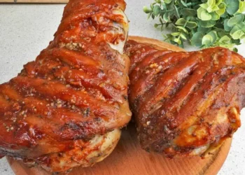 Sultinga kiaulienos karka tiesiai iš orkaitės: pigus ir be galo paprastas receptas visiems