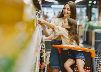 Tėvai šokiruoti: atskleista, kas iš tiesų slepiasi „vaikiškuose“ produktuose iš parduotuvių