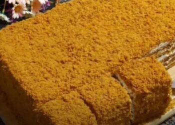 Tinginių medaus tortas be vargo: naminis desertas, kuris pavergia širdis