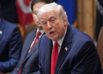 Trampas šokiravo pasaulį: paskelbė nepaprastąją padėtį JAV dėl netikėtos Kubos grėsmės