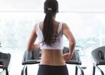 Treniruotės per mėnesines – tyli bomba? Ekspertai atskleidė, kada trauma gyja gerokai ilgiau