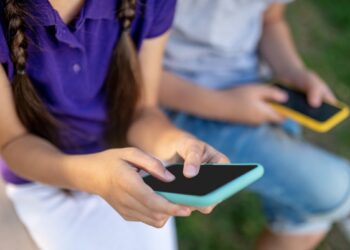 Turkija šokiruoja pasaulį: valdžia nori atimti socialinius tinklus iš visų vaikų iki 15 metų