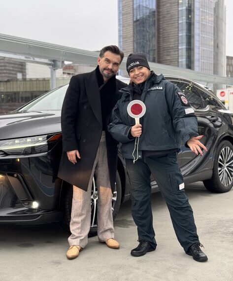 Uždegančią naują dainą pristatantis Igoris Jarmolenka atskleidė: kūrybai įkvėpė viliojančios policininkės