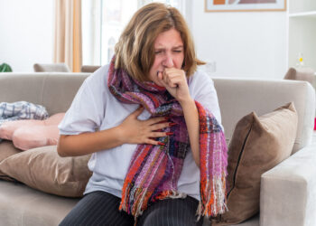 Užsitęsęs ar keistas kosulys – pavojingas ženklas: gydytoja atskleidė, kada delsti griežtai negalima