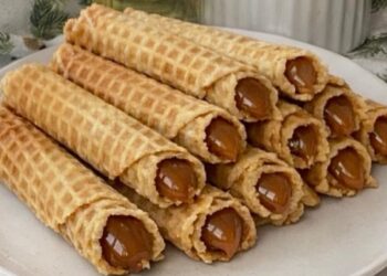 Vafliniai vamzdeliai su kondensuotu pienu: atrastas receptas, kuris akimirksniu grąžins į vaikystę