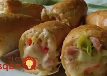 Vakarienė prieš algą: įdarytos bandelės su mėsa ir sūriu – vos 20 min. orkaitėje ir šventė lėkštėje