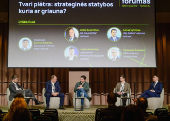 Viceministras Žiobakas meta iššūkį regionams: kodėl valdžia iki šiol tylėjo apie tragišką kelių būklę?