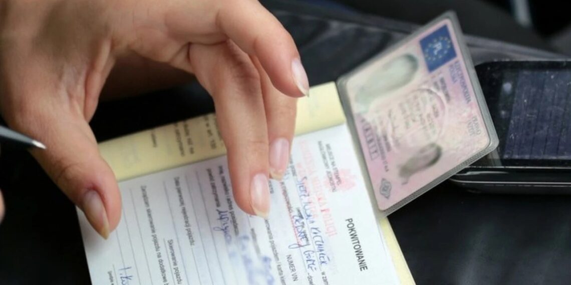 Vienas pažeidimas Lenkijoje ir 5 metams be teisių: nuo kovo 2-osios vairuotojams smogia nauja tvarka