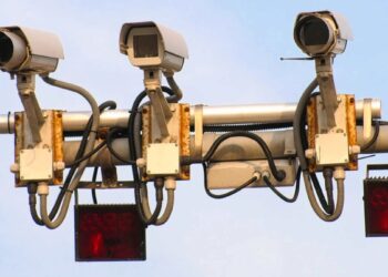 Vilniuje dar nematėte: Varšuva smogia kelių chuliganams – tunelyje įveda naują greičio medžioklę