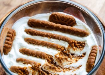 Virusinis japoniškas sūrio pyragas iš vos 2 ingredientų: desertas, užkariavęs socialinius tinklus