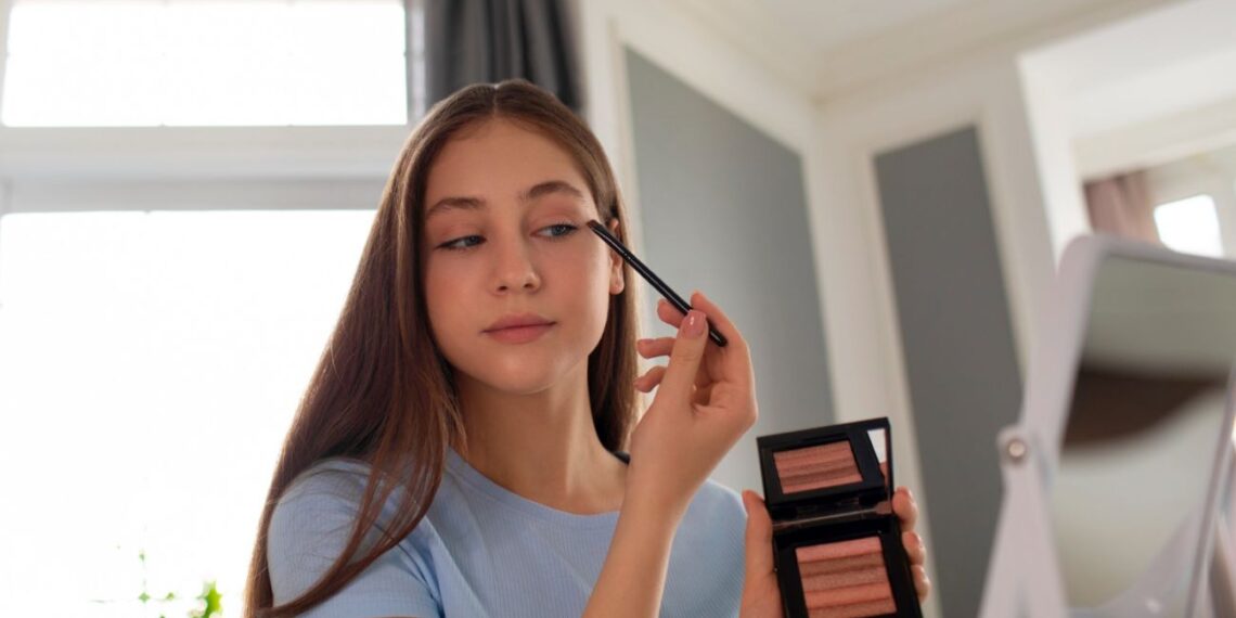 Vizažistė atskleidė lemtingas makiažo klaidas, dėl kurių atrodote net 10 metų vyresnė