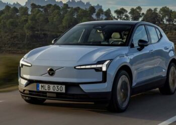 Volvo 2025 pardavimų drama: kodėl net ši elektrinių milžinė stringa žiaurioje EV krizėje?