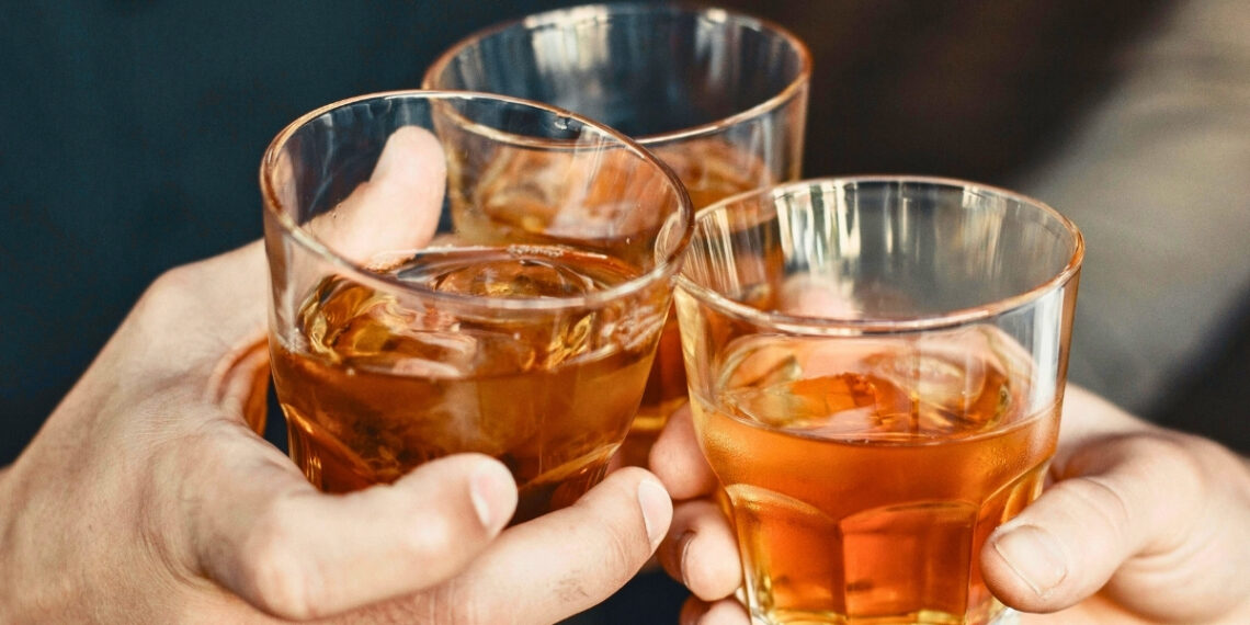 Vos 3 dienos intensyvaus girtavimo: mokslininkai atskleidė šokiruojamą žarnyno suirimą pelėms