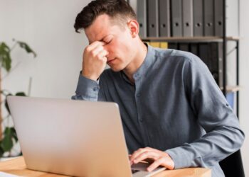 Vyrams dingsta jėgos lovoje ir darbe? Gydytoja atskleidė netikėtą nuolatinio nuovargio priežastį