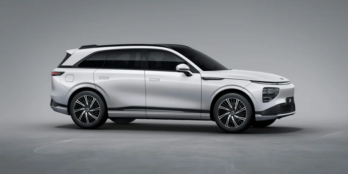 Kinų elektroautomobilių milžinai NIO ir XPENG 2025 m. pasiekia rekordines pardavimų aukštumas