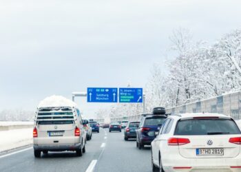 Žiemos atostogos Austrijoje gali baigtis be teisių: paslaptingos „geltonos kortelės“ spąstai vairuotojams