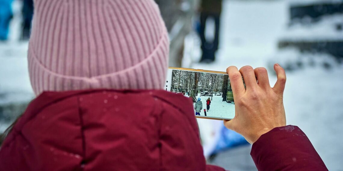 Žiemos ŠOKAS jūsų telefonui: ekspertai perspėja, kaip šaltis tyliai žudo ryšį ir bateriją
