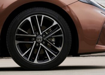 11 mln automobilių ir vėl: atskleista, kodėl Toyota jau 6 metus nepaleidžia pasaulio lyderio sosto