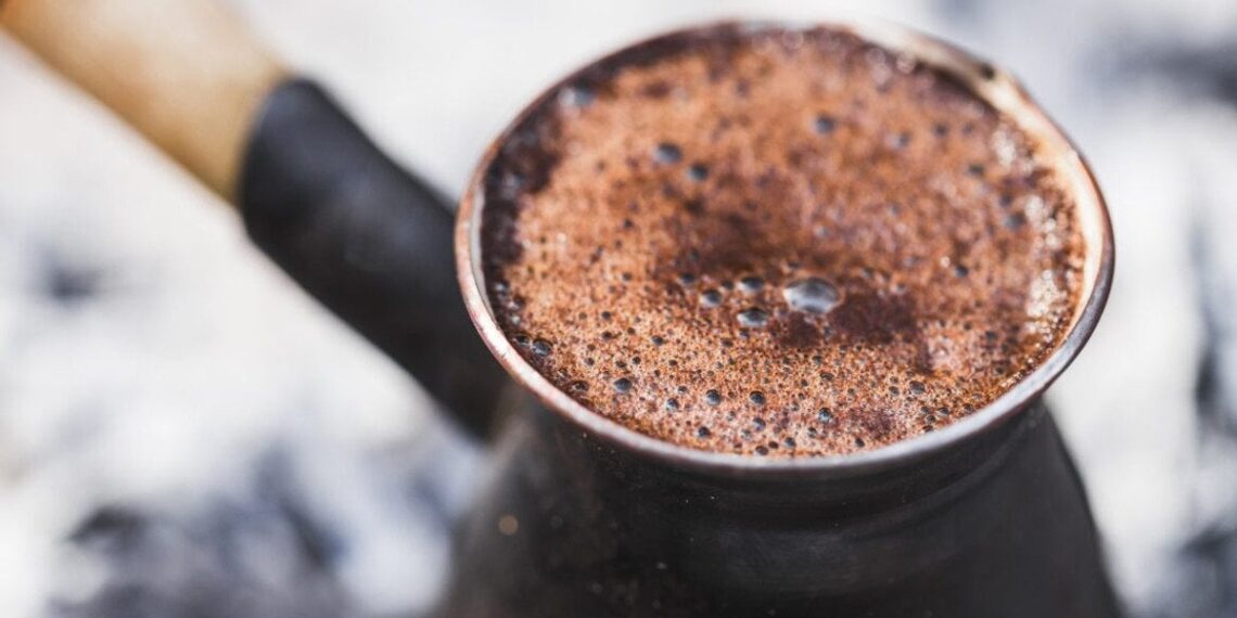 Mokslininkai: 3–4 puodeliai kavos per dieną gali būti naudingi, bet svarbu neperžengti ribos