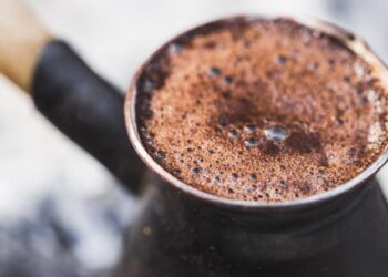 Mokslininkai: 3–4 puodeliai kavos per dieną gali būti naudingi, bet svarbu neperžengti ribos