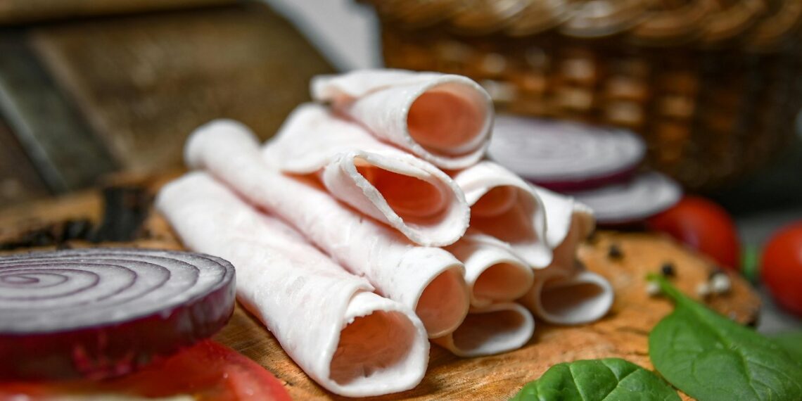 7 dažni priedai dešrose ir vyniotiniuose – ką verta žinoti?