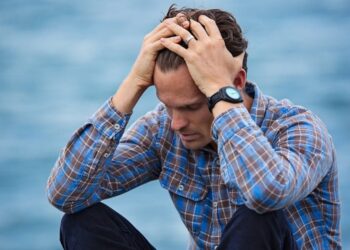 8 požymiai, kad artimam vyrui gali reikėti psichologinės pagalbos