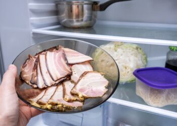 9 iš 10 lietuvių daro šią klaidą: kodėl dešros šaldytuve tampa slidžios ir ima dvokti