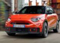 Abarth smogia: atnaujintas elektrinis 600e su naujais Turismo ir Competizione paketais