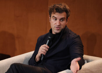 „Airbnb“ pristato dirbtinio intelekto paiešką: siūlys būstus ir padės spręsti problemas