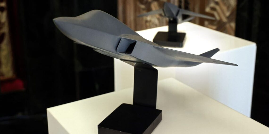 Macronas prieš Merzą: ar ginčas sužlugdys milijardinę Europos naikintuvų programą?