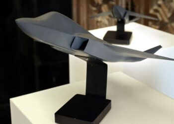 Macronas prieš Merzą: ar ginčas sužlugdys milijardinę Europos naikintuvų programą?